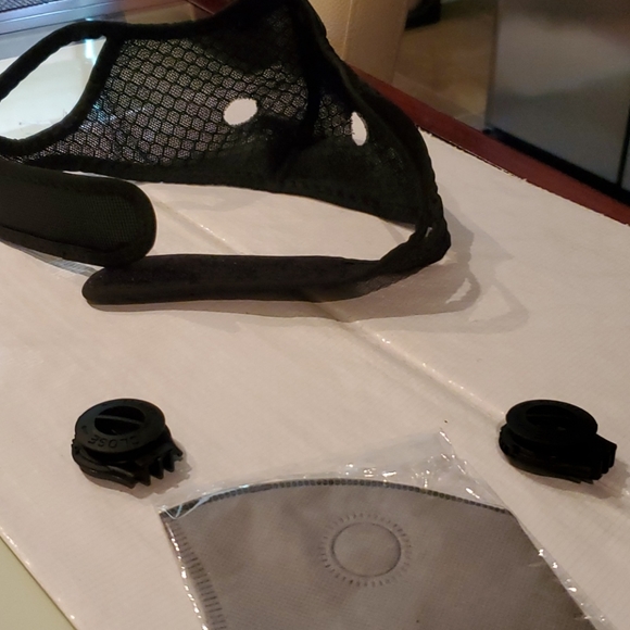 Mask with filter - Picture 2 of 4